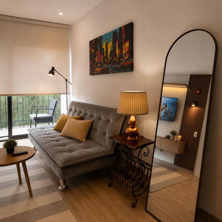 Moderno depa con piscina y gym cerca a Larcomar - Two-Bedroom Apartment - 14
