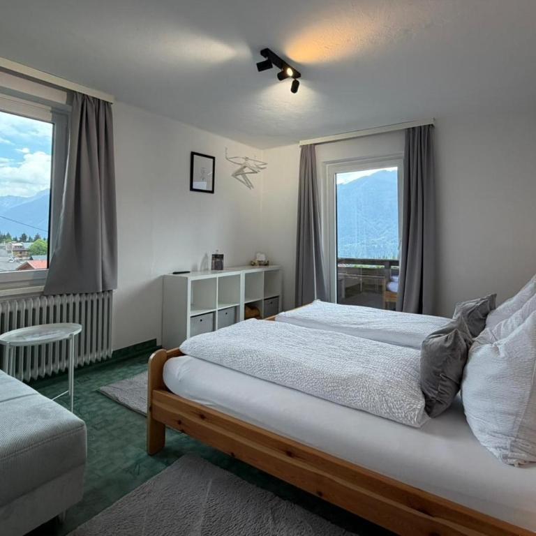 Frühstückspension Irschen - Dreibettzimmer mit Balkon - 3