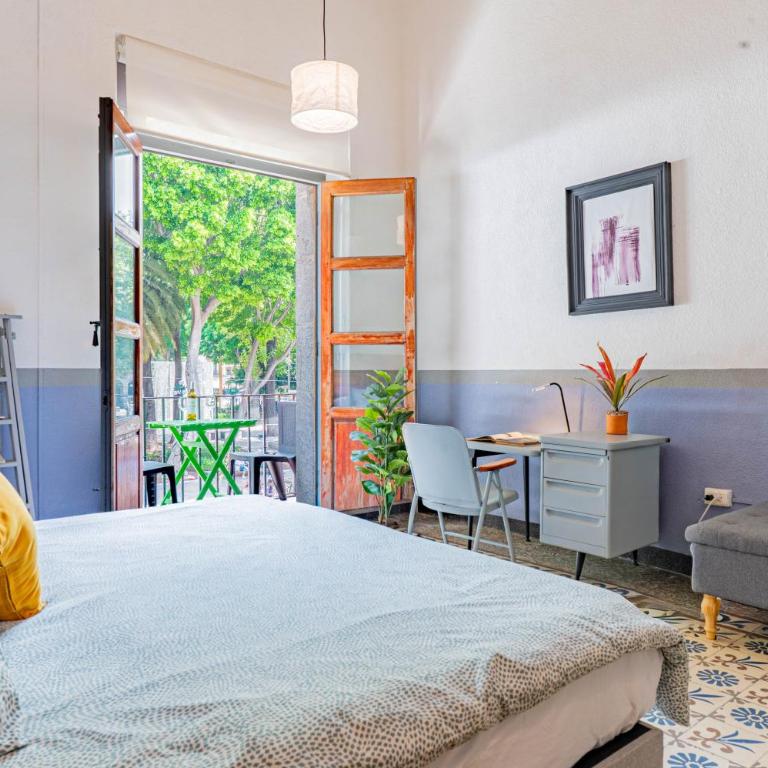 Vista Única a la Catedral desde tu Balcón Privado - Apartment mit 3 Schlafzimmern - 5