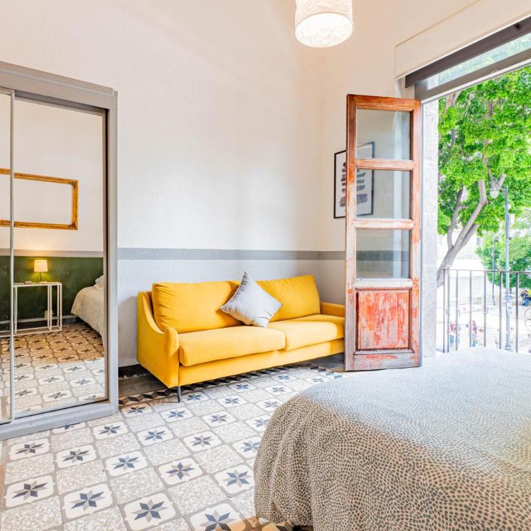 Vista Única a la Catedral desde tu Balcón Privado - Apartment mit 3 Schlafzimmern - 3
