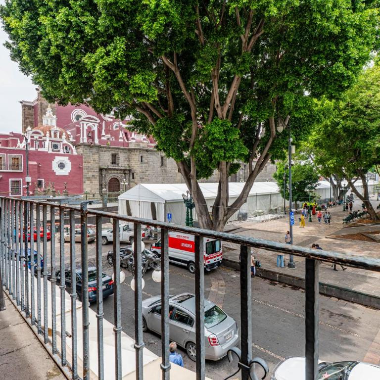Vista Única a la Catedral desde tu Balcón Privado - Apartment mit 3 Schlafzimmern - 21