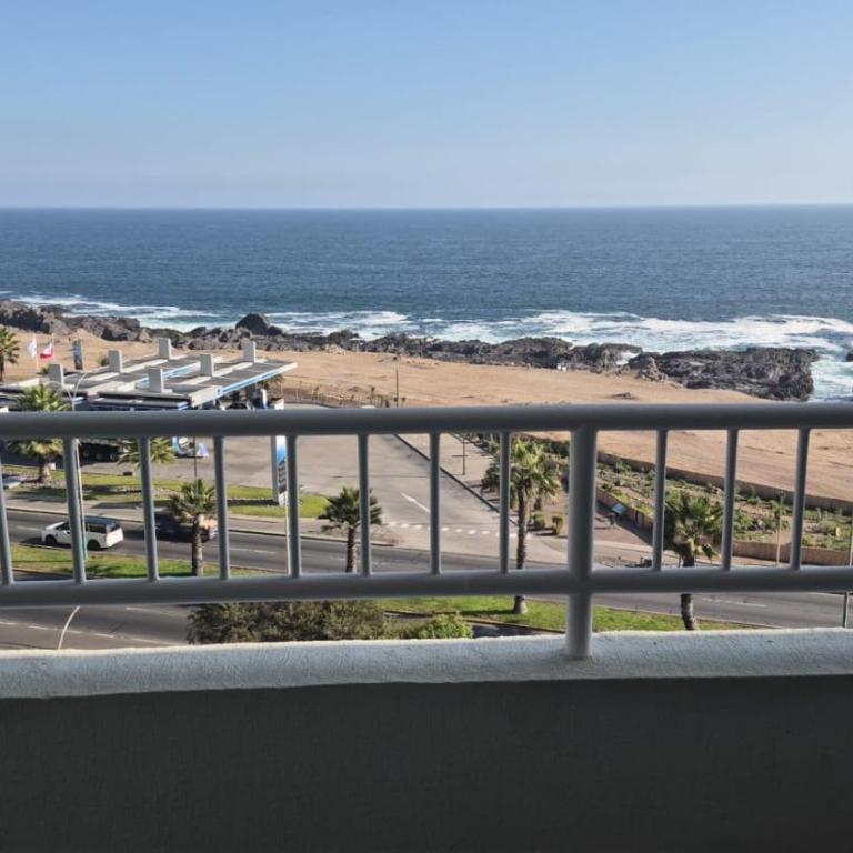 Departamento Antofagasta Sector Norte Vista al Mar - Apartamento de 3 dormitorios con balcón - 11