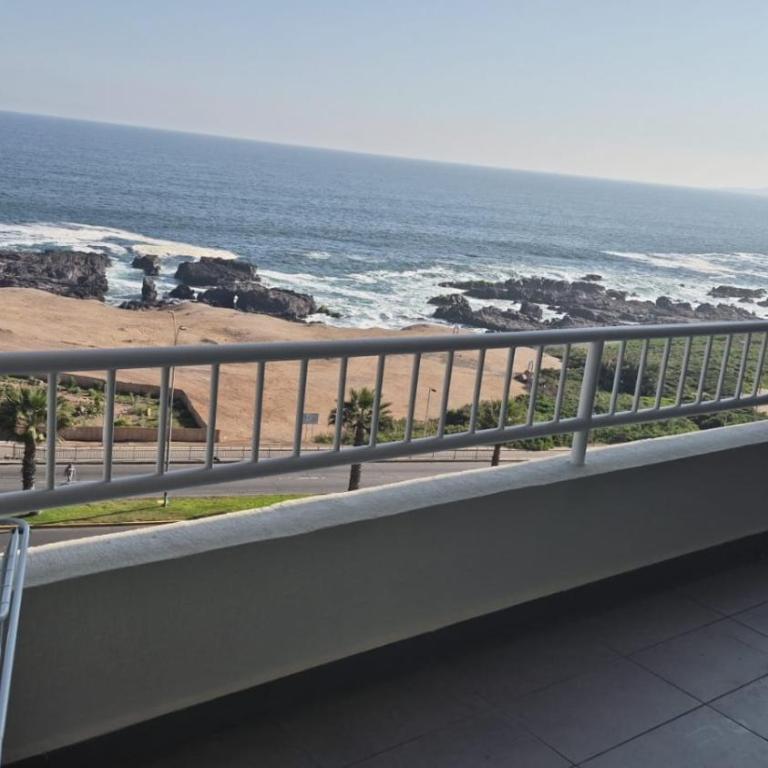 Departamento Antofagasta Sector Norte Vista al Mar - Apartamento de 3 dormitorios con balcón - 14