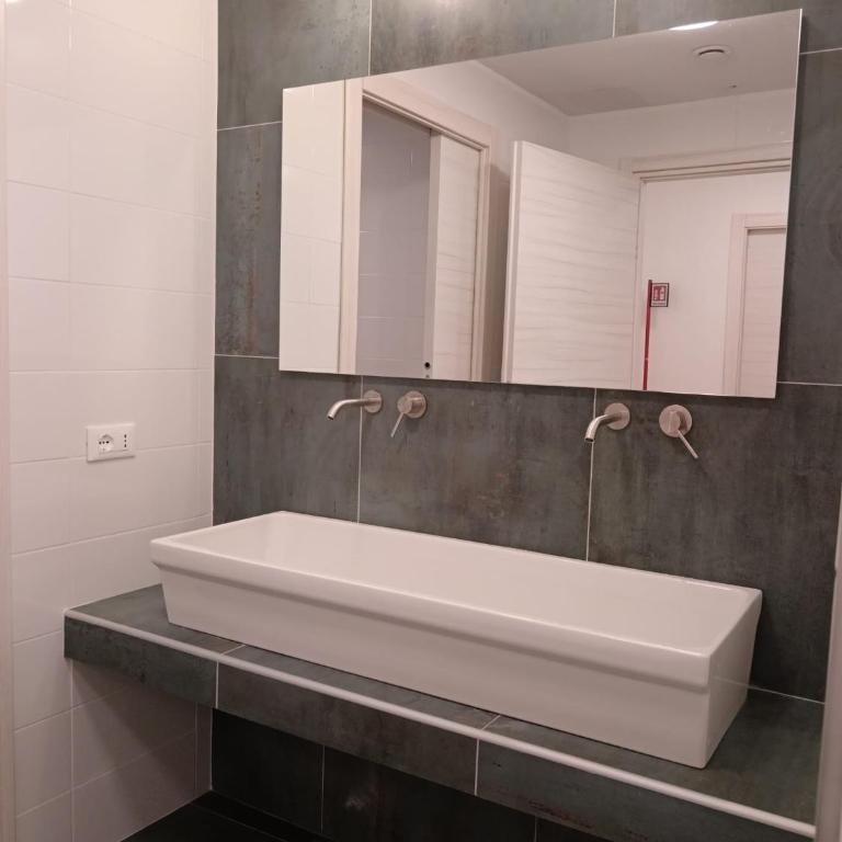 Il Sassolino - Dormitorio Maschile per 4 Persone - 1