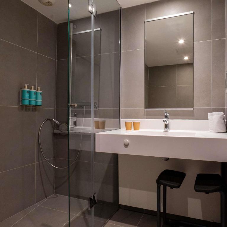 Novotel Toulouse Centre Compans Caffarelli - Suite avec 1 Lit Double et 1 Canapé-Lit Double - 6