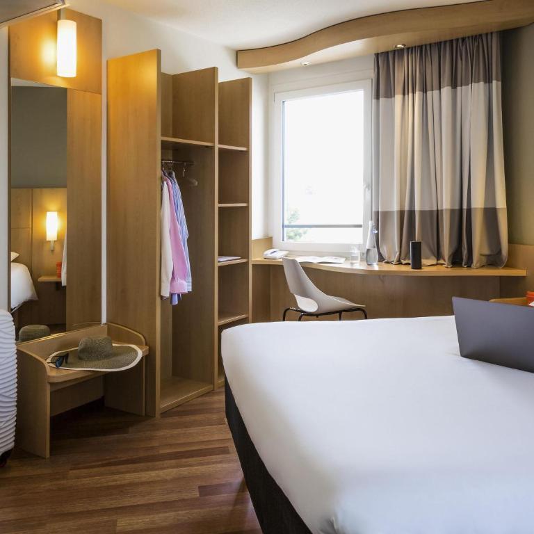 ibis Lausanne Crissier - Standard Zimmer (1 Doppelbett & 1 Einzelbett) - 2