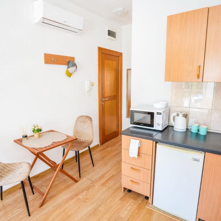 Apartments Astoria HN - Studio Apartment with Sea View - 10