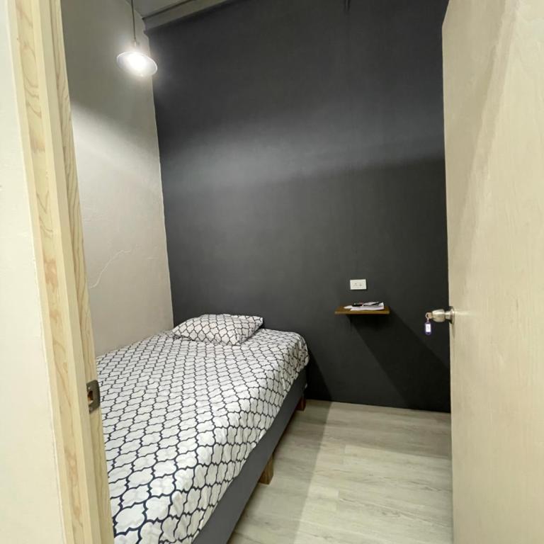 Hostal minato - Habitación Individual con baño compartido - 7