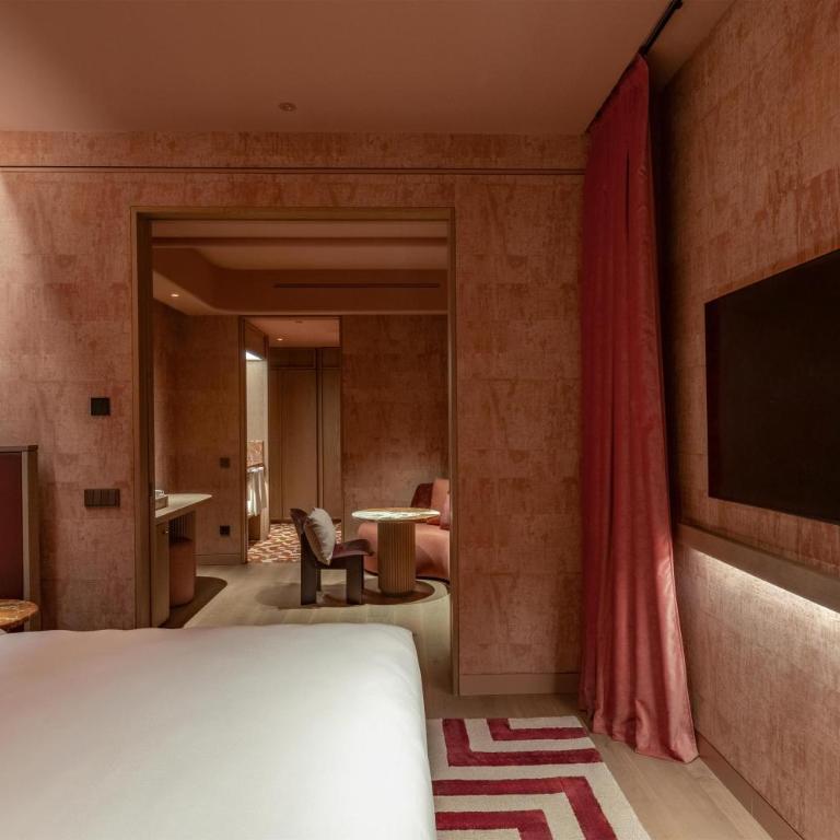 Hotel Palacio Bellas Artes San Sebastian, Curio Collection by Hilton - King Room with Stalls and Salon - 7
