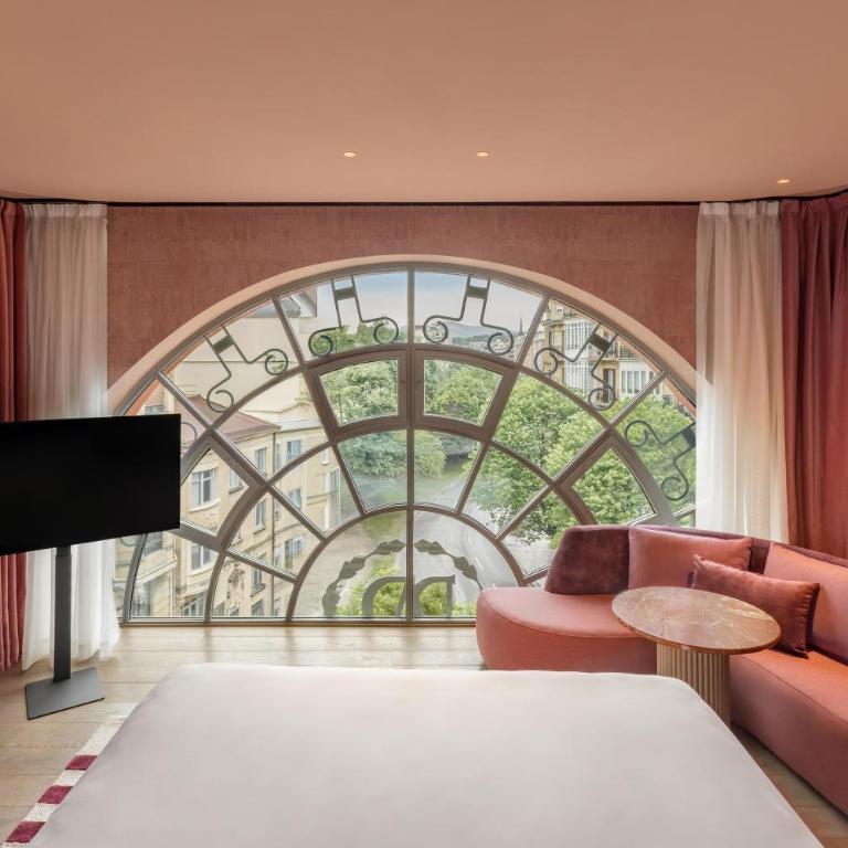 Hotel Palacio Bellas Artes San Sebastian, Curio Collection by Hilton - King Suite - Front Box - 5
