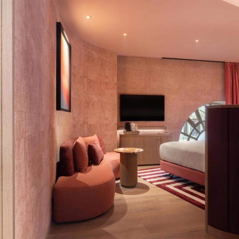 Hotel Palacio Bellas Artes San Sebastian, Curio Collection by Hilton - King Corner Box Suite - 4