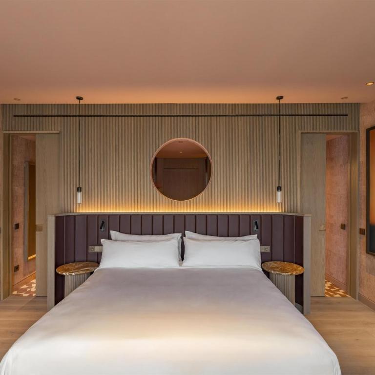 Hotel Palacio Bellas Artes San Sebastian, Curio Collection by Hilton - King Suite - Front Box - 7