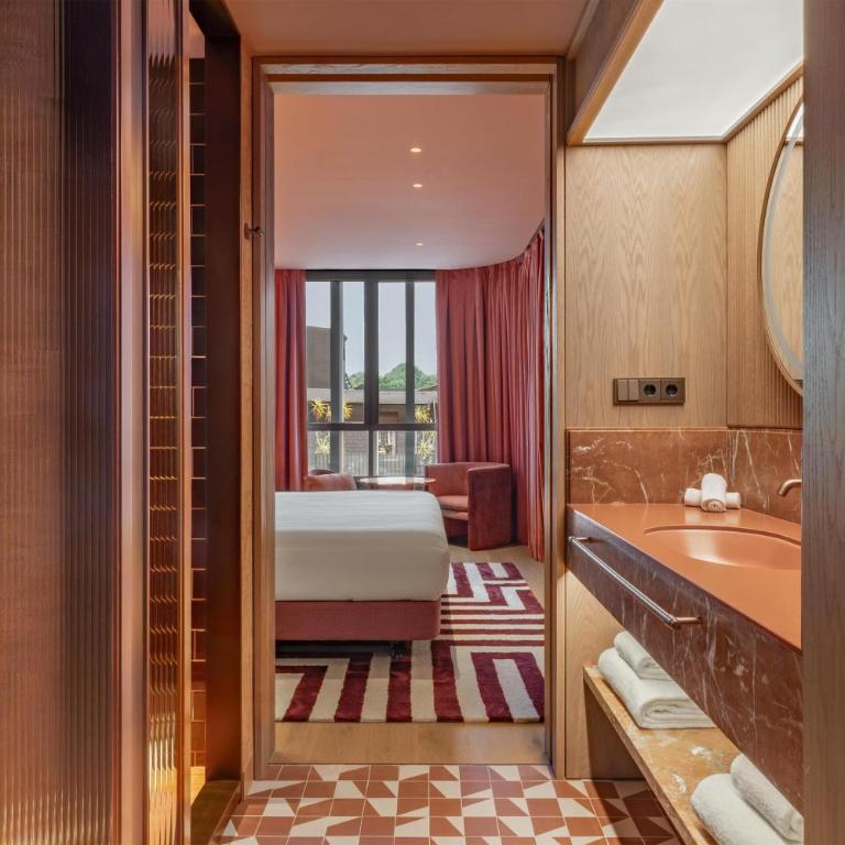 Hotel Palacio Bellas Artes San Sebastian, Curio Collection by Hilton - King Room - Amphitheatre - 7