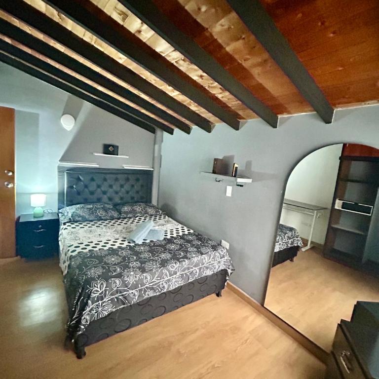 Cómoda y Amplia Casa, Ideal Para Grupos, Muy Cerca Del Estadio, Barrio La América - Four-Bedroom House - 7