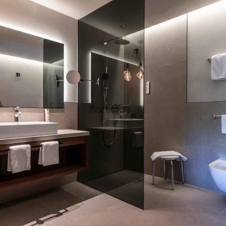 Hotel Schmung - Junior Suite con Balcone e Vista Montagna - 5
