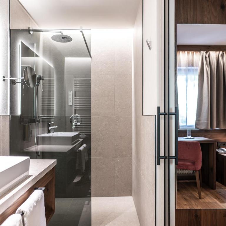 Hotel Schmung - Junior Suite con Balcone e Vista Montagna - 4