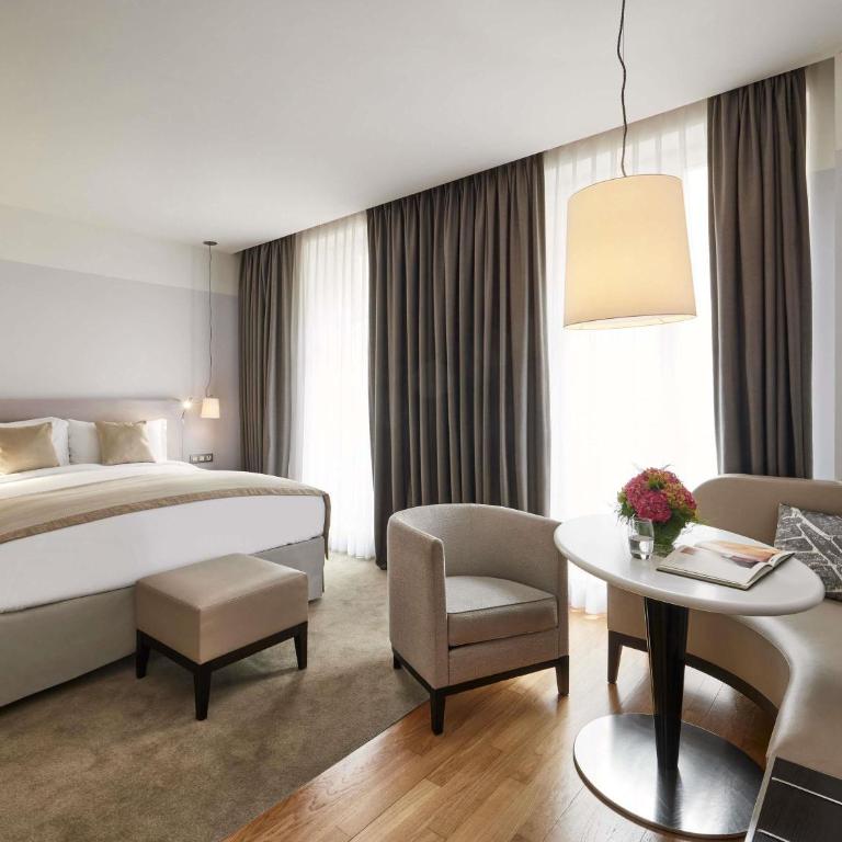 Sofitel Paris Arc De Triomphe - Suite Lit King-Size Junior Premier - 3