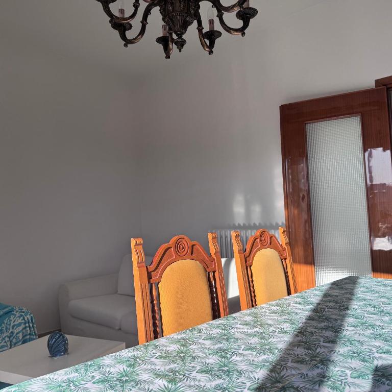 Con Vista sul campanile di Sirolo, cucina bagno ristrutturati, aria condizionata - Three-Bedroom Apartment - 1