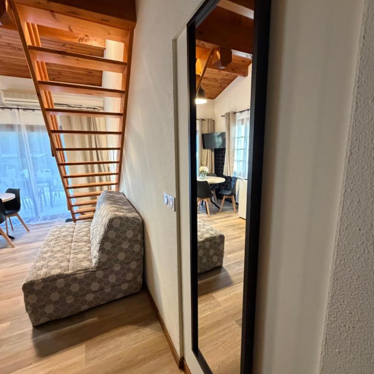 Maison et Appartement Indépendant , 10 Personnes , 5 min des Lacs et 10 min de l'océan - Casa de 5 dormitorios - 15