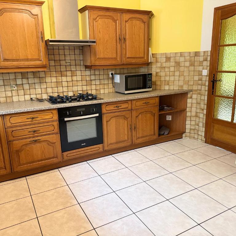 Maison et Appartement Indépendant , 10 Personnes , 5 min des Lacs et 10 min de l'océan - Casa de 5 dormitorios - 21