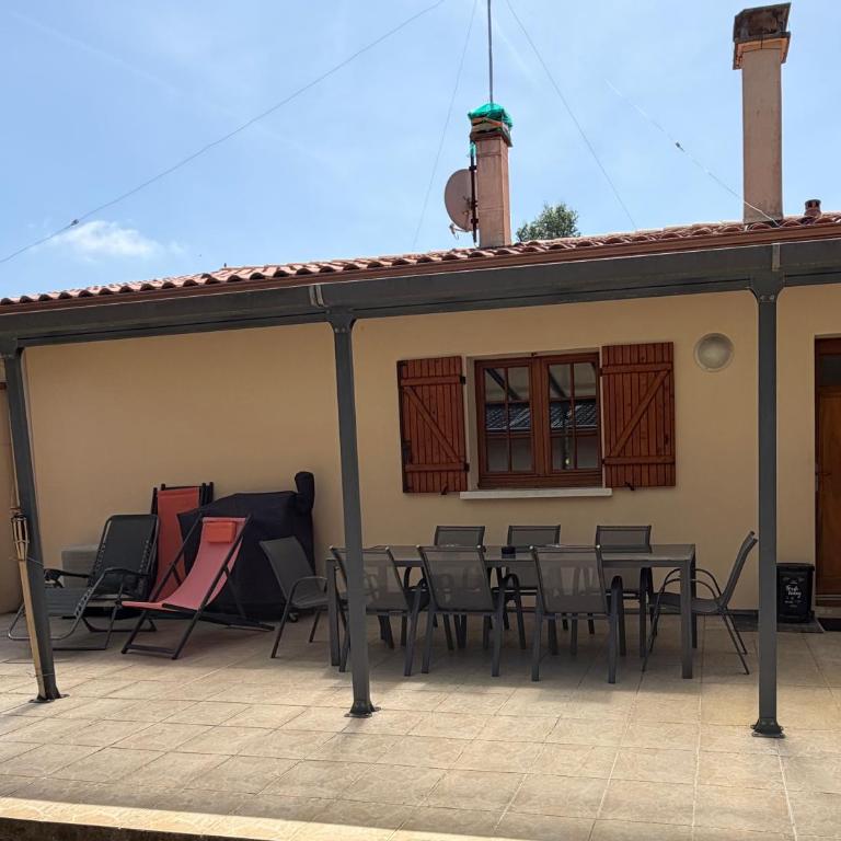 Maison et Appartement Indépendant , 10 Personnes , 5 min des Lacs et 10 min de l'océan - Casa de 5 dormitorios - 23
