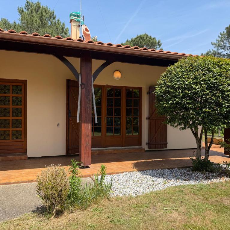 Maison et Appartement Indépendant , 10 Personnes , 5 min des Lacs et 10 min de l'océan - Casa de 5 dormitorios - 36