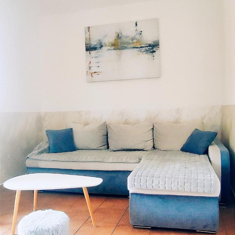 Vista Sea Apartment - Epic Sea View, Cozy Private Stay - Two-Bedroom Apartment with Balcony and Sea View - 3