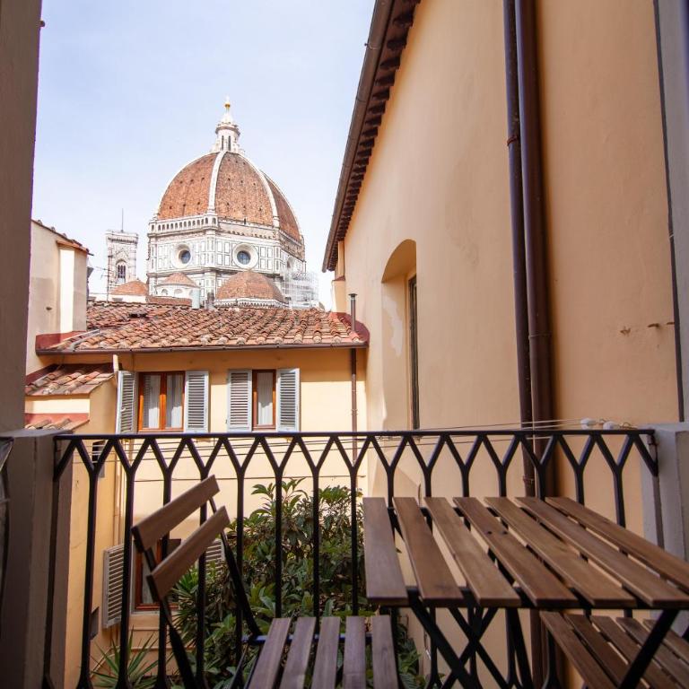 Vista Duomo, Terrazzino privato, 3 camere, 3 bagni - Appartamento con 3 Camere da Letto e con Vista - 1