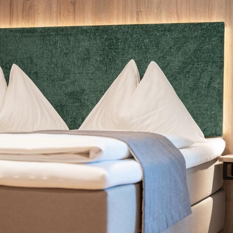 Hotel Fischer - Doppelzimmer mit Balkon - 13