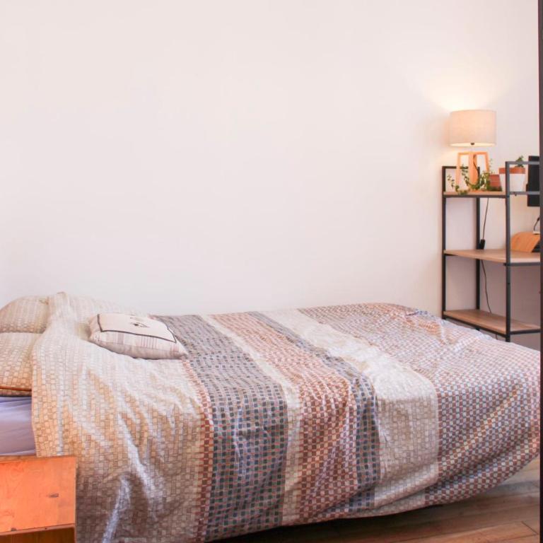 Charming Paris 19th Apt for Two - Apartment - 6