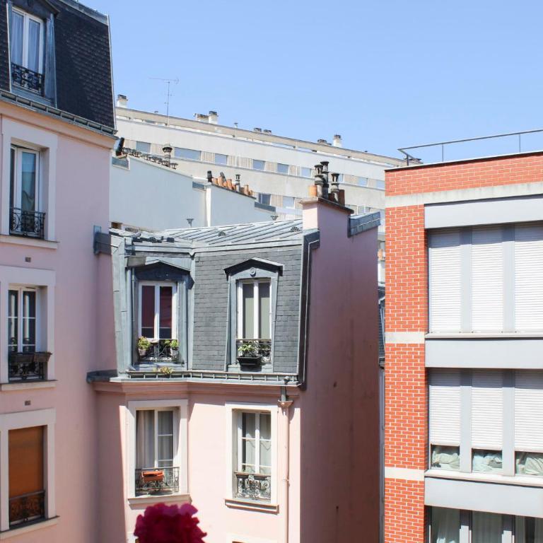 Charming Paris 19th Apt for Two - Apartment - 11
