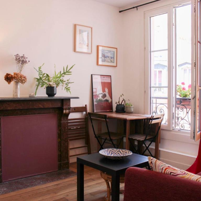 Charming Paris 19th Apt for Two - Apartment - 14