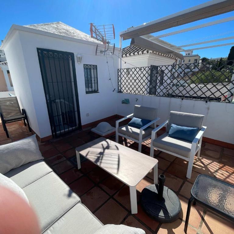 SHR011 Stylish Retreat near Burriana Beach - Appartement - 24