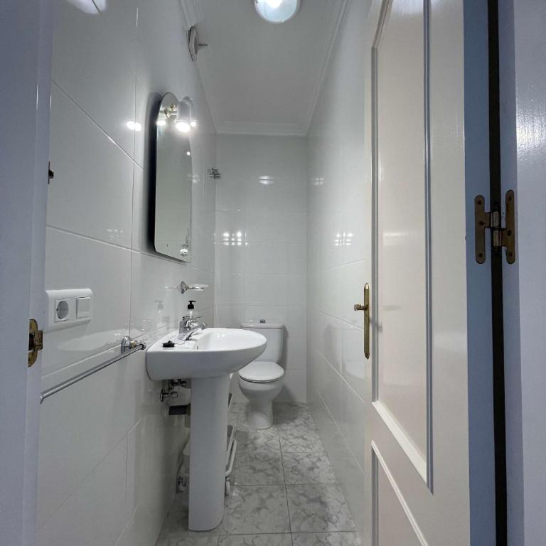 SHR011 Stylish Retreat near Burriana Beach - Appartement - 28