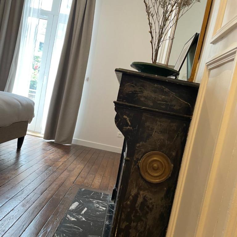 Appartements boutique dans un hôtel particulier rénové Centre & gare Parking privé Villa Vermillon Galerie - Apartamento con vistas al jardín - 2