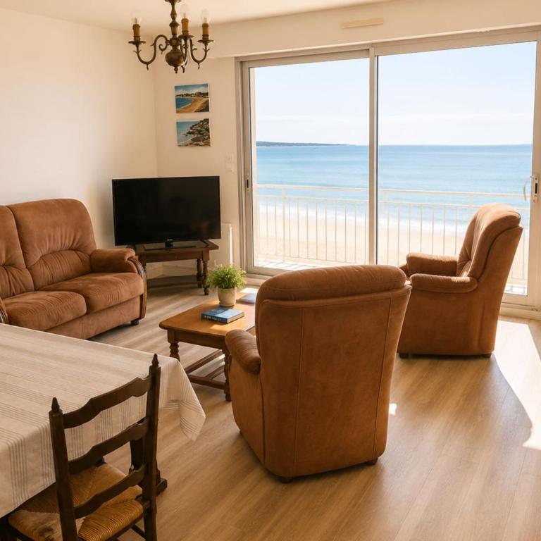 Sea & Pines Apt with Terrace - Appartamento - 1