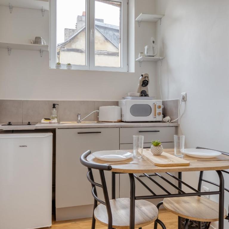 Bienvenue chez Brousse studio rénové proche quais et préfecture - Studio - 7