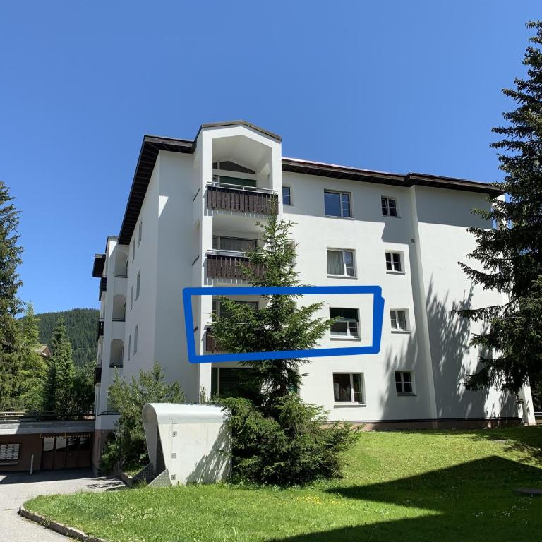 Holiday Apartment Gian - close to the Kongresshaus, the ice hockey stadium, cross-country skiing, the Eau-la-la indoor pool and wellness, large supermarket, 2 bus stops, with an indoor garage and fully equipped - Apartment mit 1 Schlafzimmer - 25