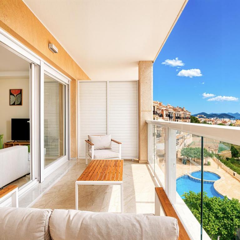 Sea View Apartments with Terrace - One-Bedroom Apartment with Sea View and Balcony - 12