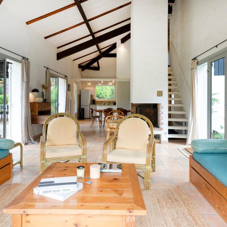 Villa Arabella - Three-Bedroom House - 4