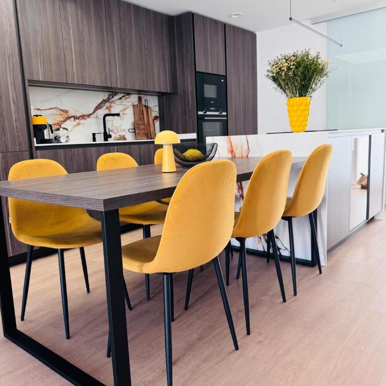 Amalfi - Three-Bedroom Deluxe Apartment - 6