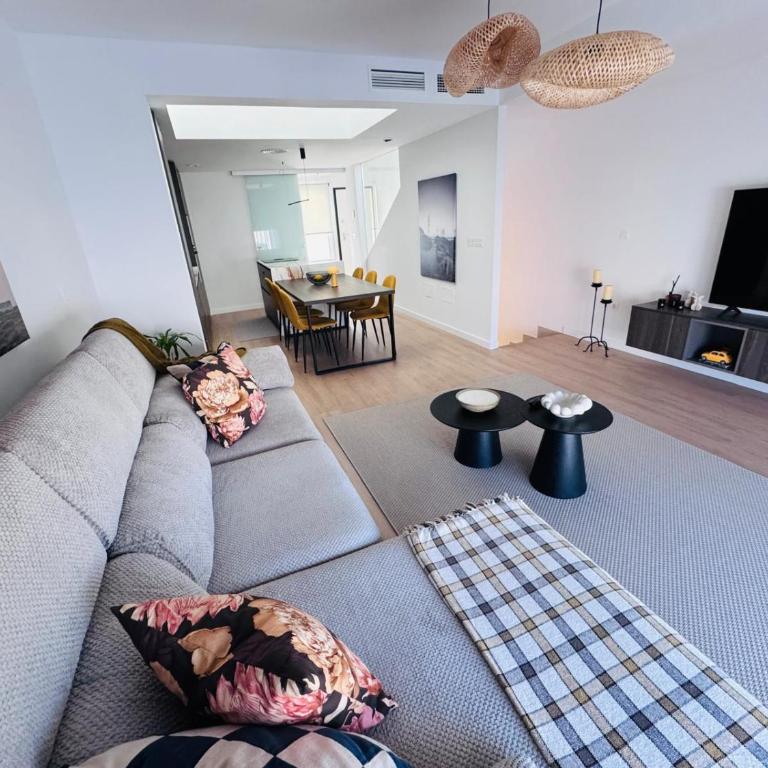 Amalfi - Three-Bedroom Deluxe Apartment - 7