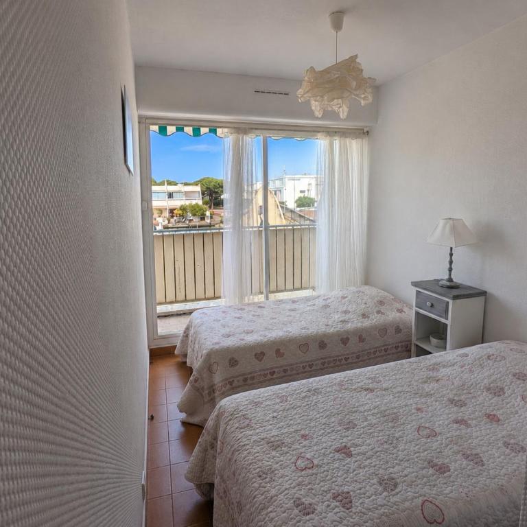 Marina en front de mer Port Camargue Plages Sud - Two-Bedroom Apartment with Balcony and Terrace - 9