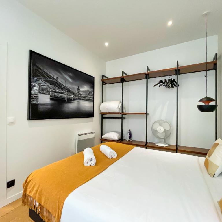 UrbanFlat 69 - Authentic Parisian Home in the Center of Paris - Appartement - 21