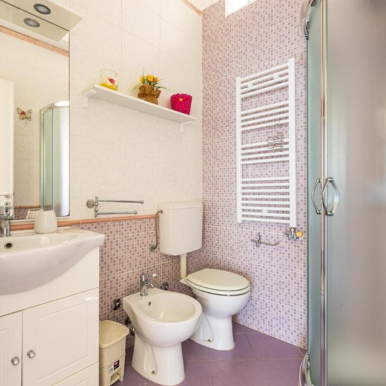 B&B Girasole - Camera Matrimoniale con Bagno Privato Esterno - 3
