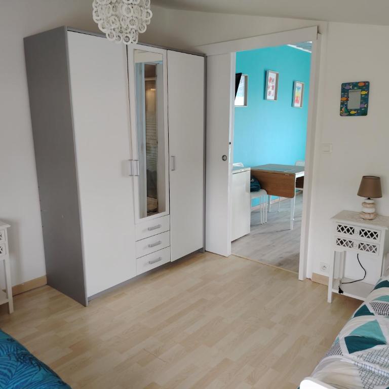 Appartement Front de Mer - Vue Mer Exceptionnelle, les Pieds dans l'Eau à La Madrague, Presqu'île de Giens - Apartment mit 1 Schlafzimmer - 12