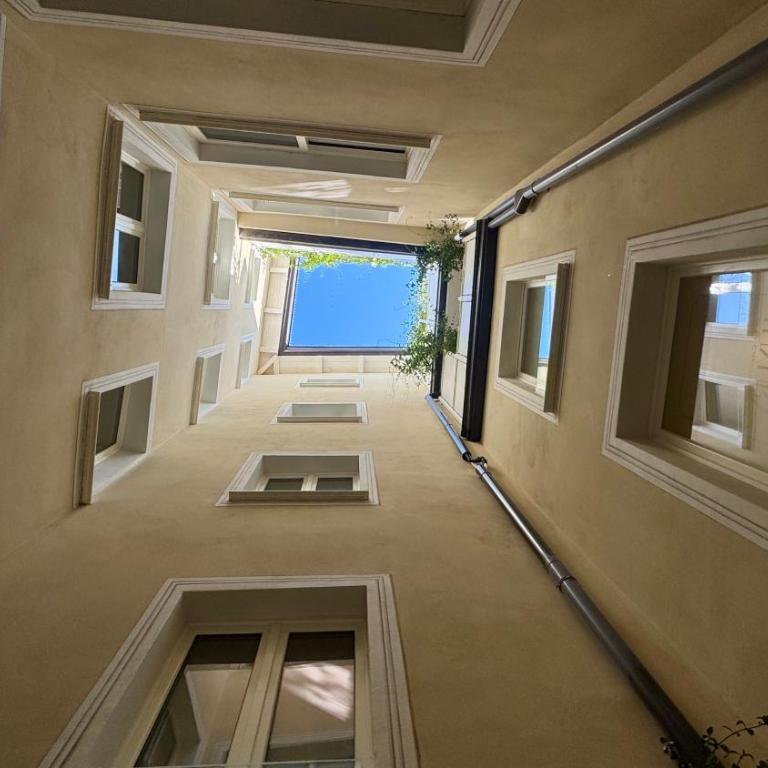 La Chartreuse Luxury Suites 2A - One-Bedroom Apartment - 6