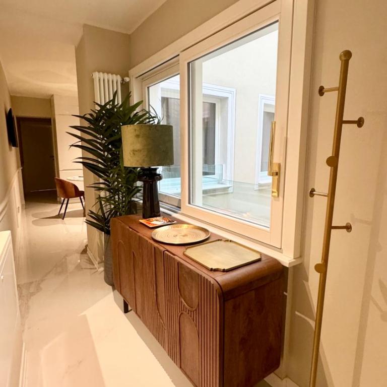 La Chartreuse Luxury Suites 2A - One-Bedroom Apartment - 13