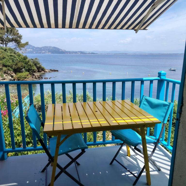 Appartement Front de Mer - Vue Mer Exceptionnelle, les Pieds dans l'Eau à La Madrague, Presqu'île de Giens - Apartment mit 1 Schlafzimmer - 15