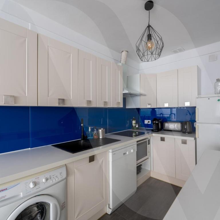 Appartement Vue mer, Roses, Pau 26 by Welhomy - Three-Bedroom Apartment - 8